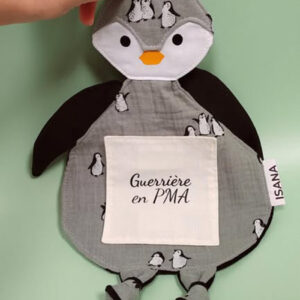 Doudou étapes PMA Pingouin motif + carte étape "Guerrière en PMA"