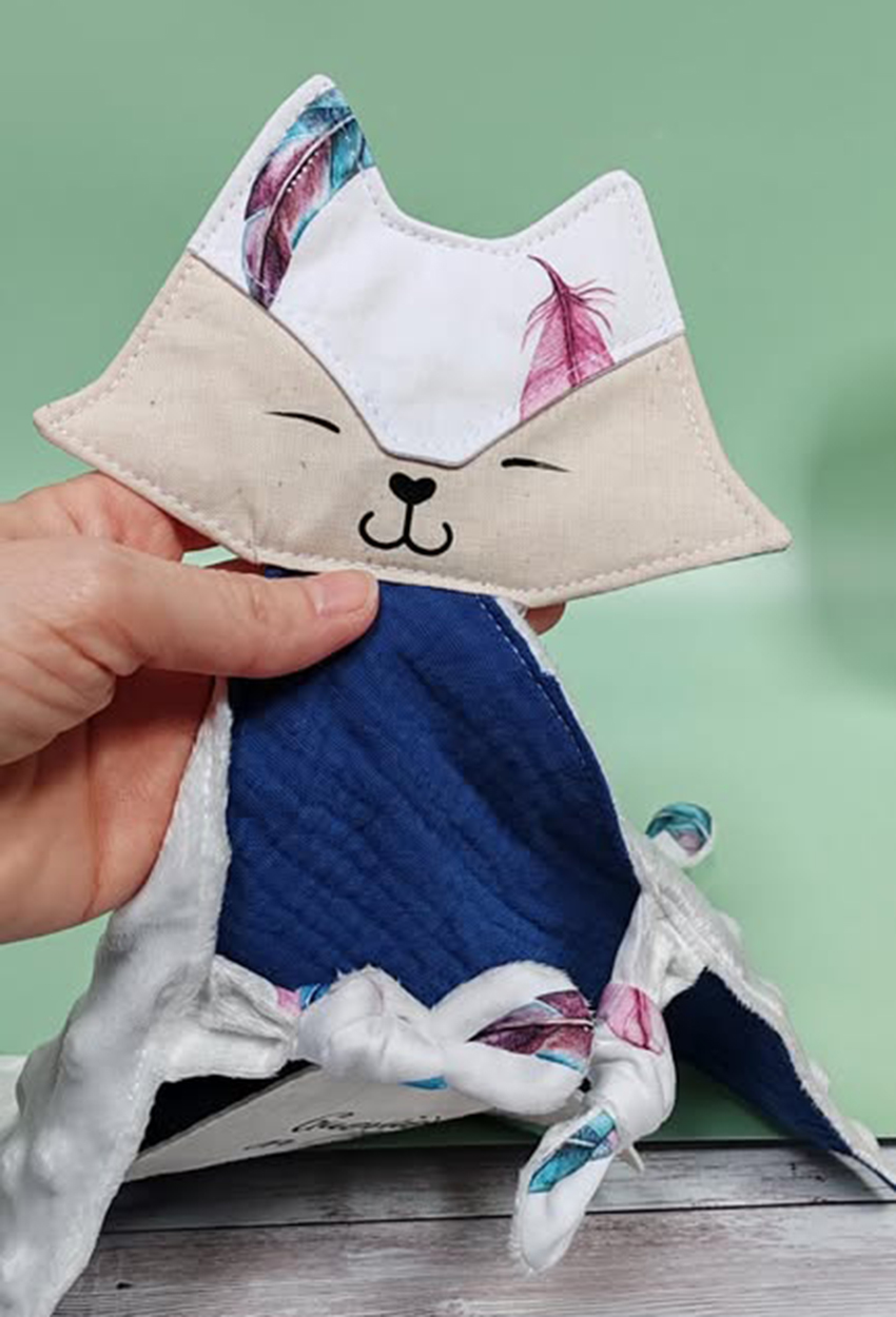 doudou-etapes-pma-renard-bleu-blanc