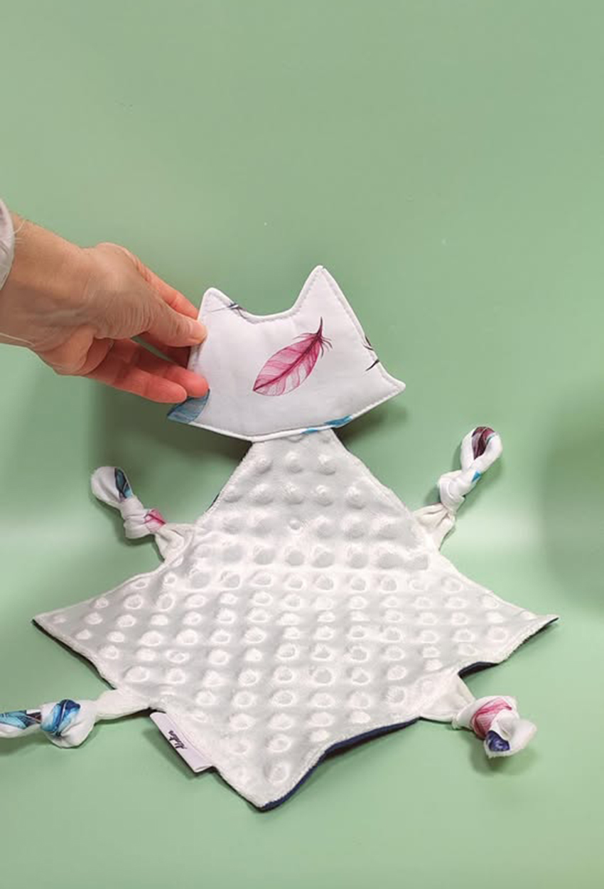 doudou-etapes-pma-renard-plume-minky