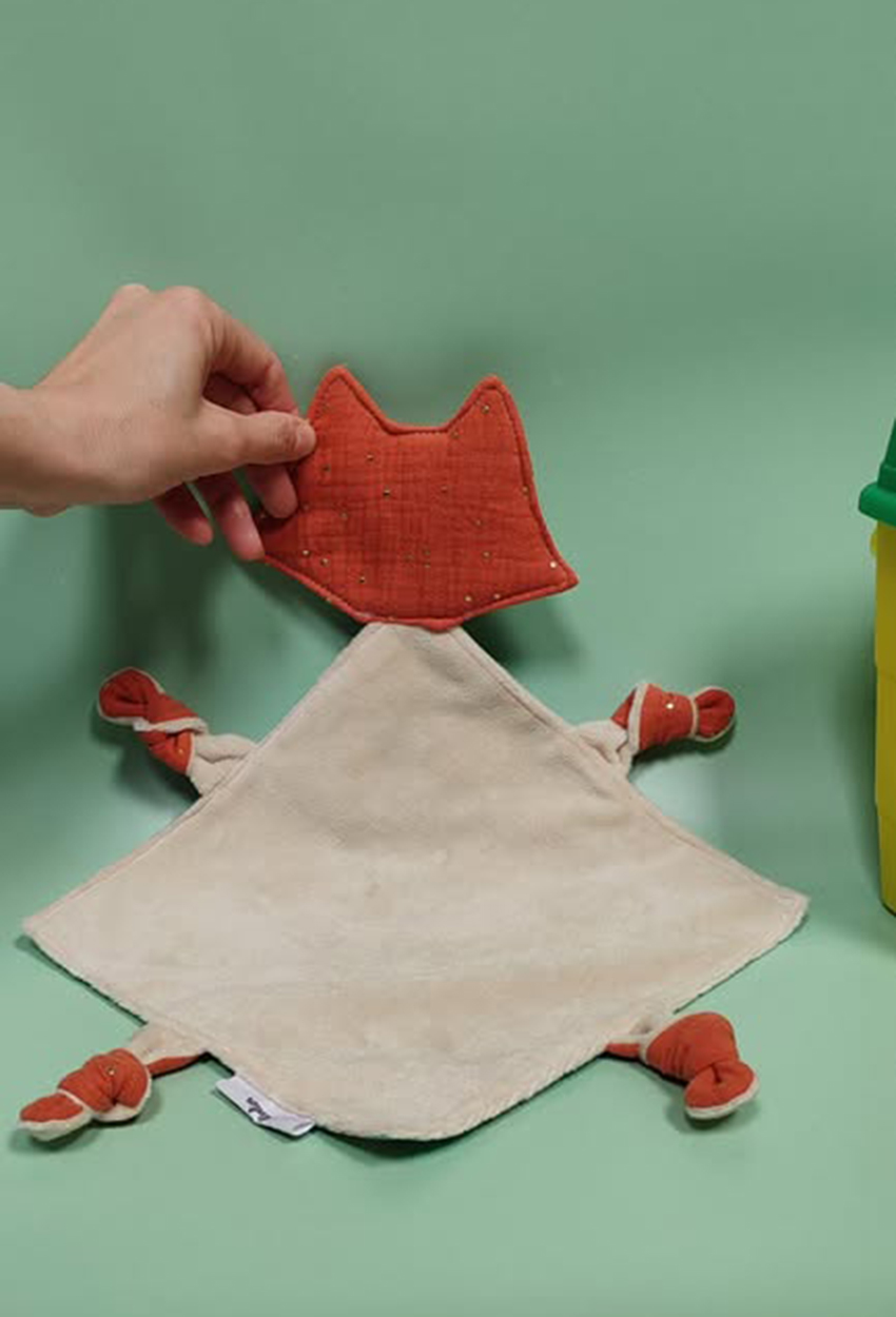 doudou-etapes-pma-renard-pois-rouille-dos