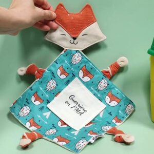 Doudou étapes PMA renard pois doré rouille et motifs renard vert + carte étape "Guerrière en PMA"