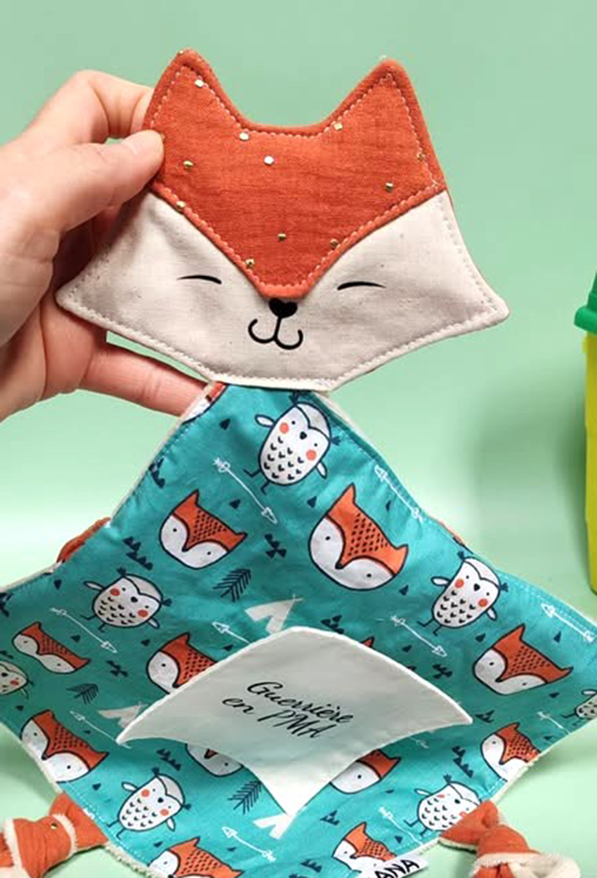 doudou-etapes-pma-renard-pois-rouille-vert
