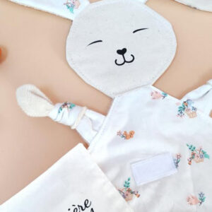 Doudou étapes PMA Lapin motif Pâques + carte étape "Guerrière en PMA"