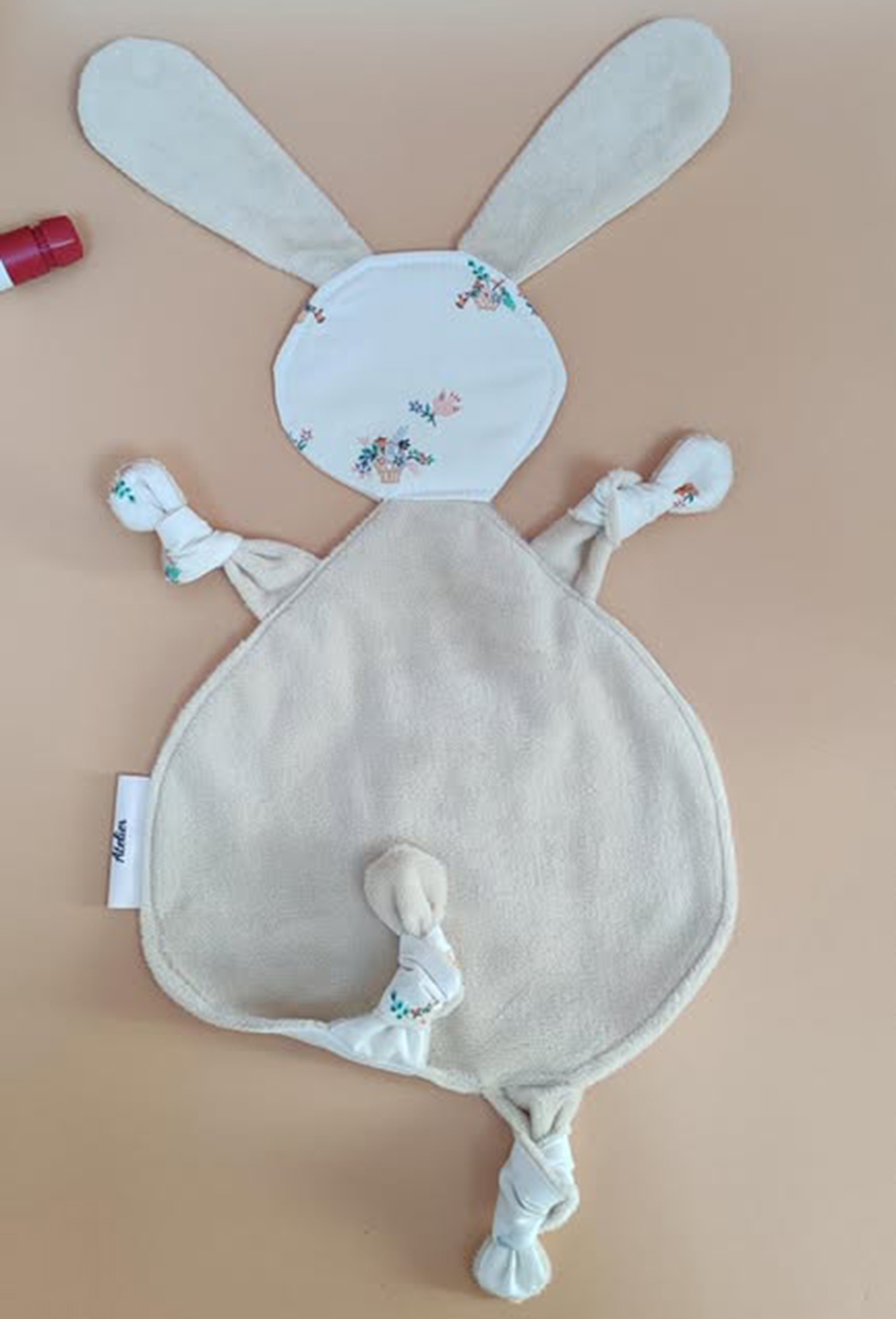 doudou-etapes-pma-lapin-dos