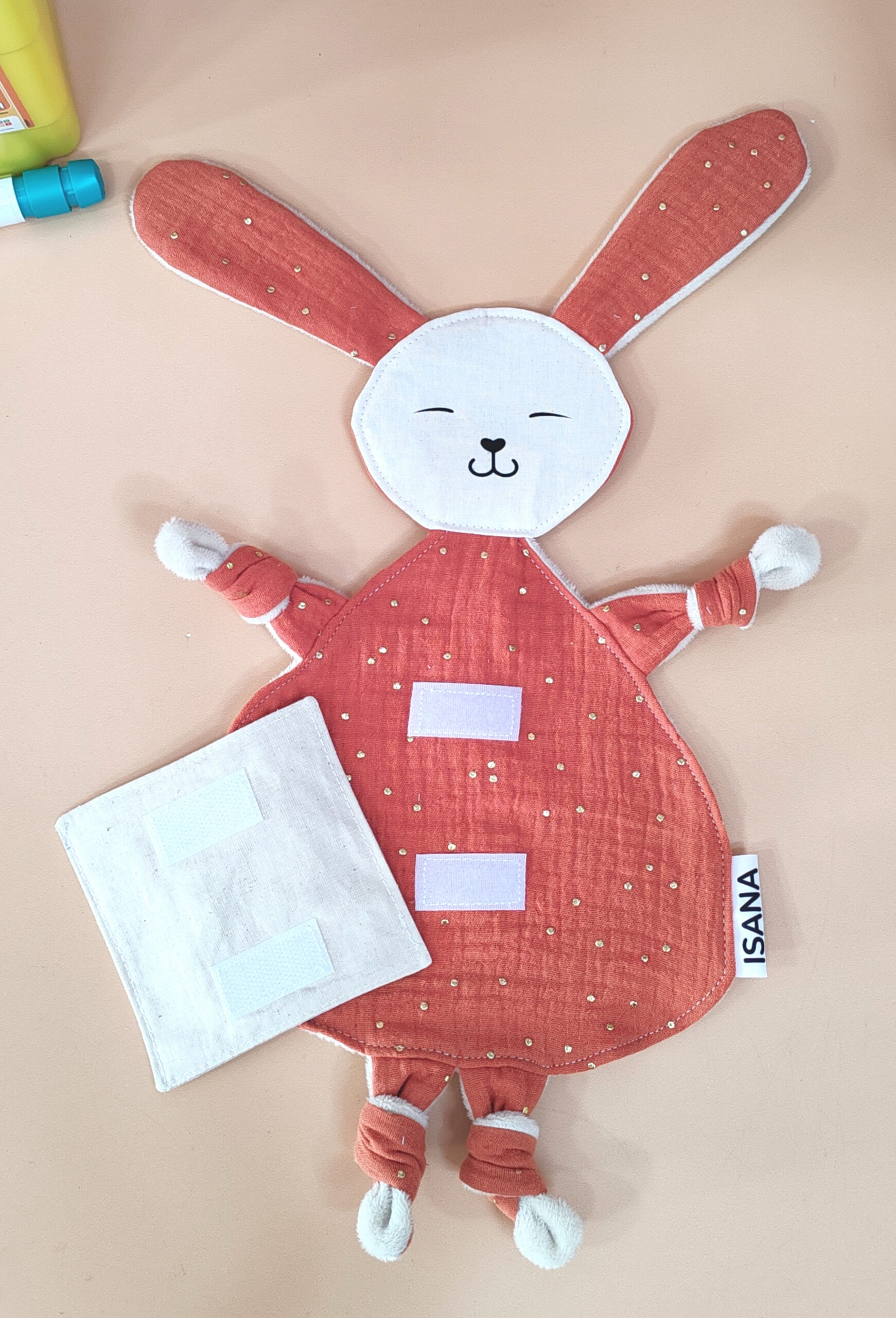 doudou-etapes-carte-pma-lapin-pois-rouille