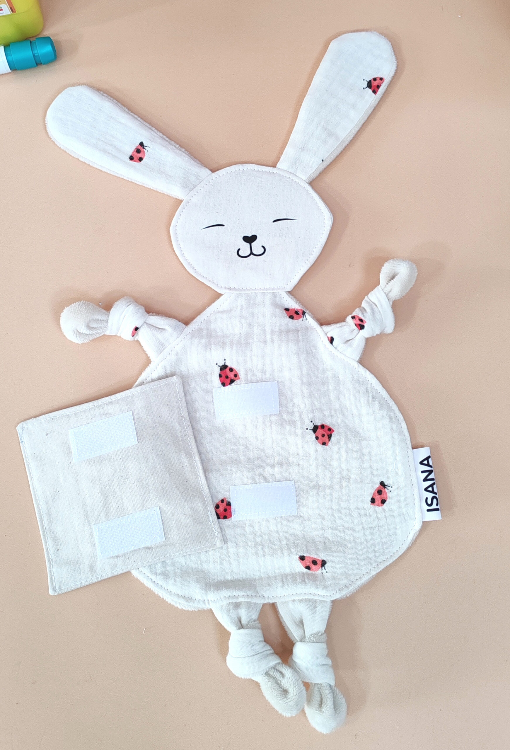 doudou-etapes-pma-lapin-coccinelle-motif