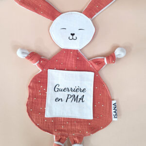 Doudou étapes PMA Lapin + carte étape "Guerrière en PMA" pois doré rouille (produit en stock)