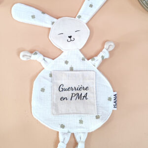 Doudou étapes PMA Lapin + carte étape "Guerrière en PMA" motif trèfle (Produit en stock)