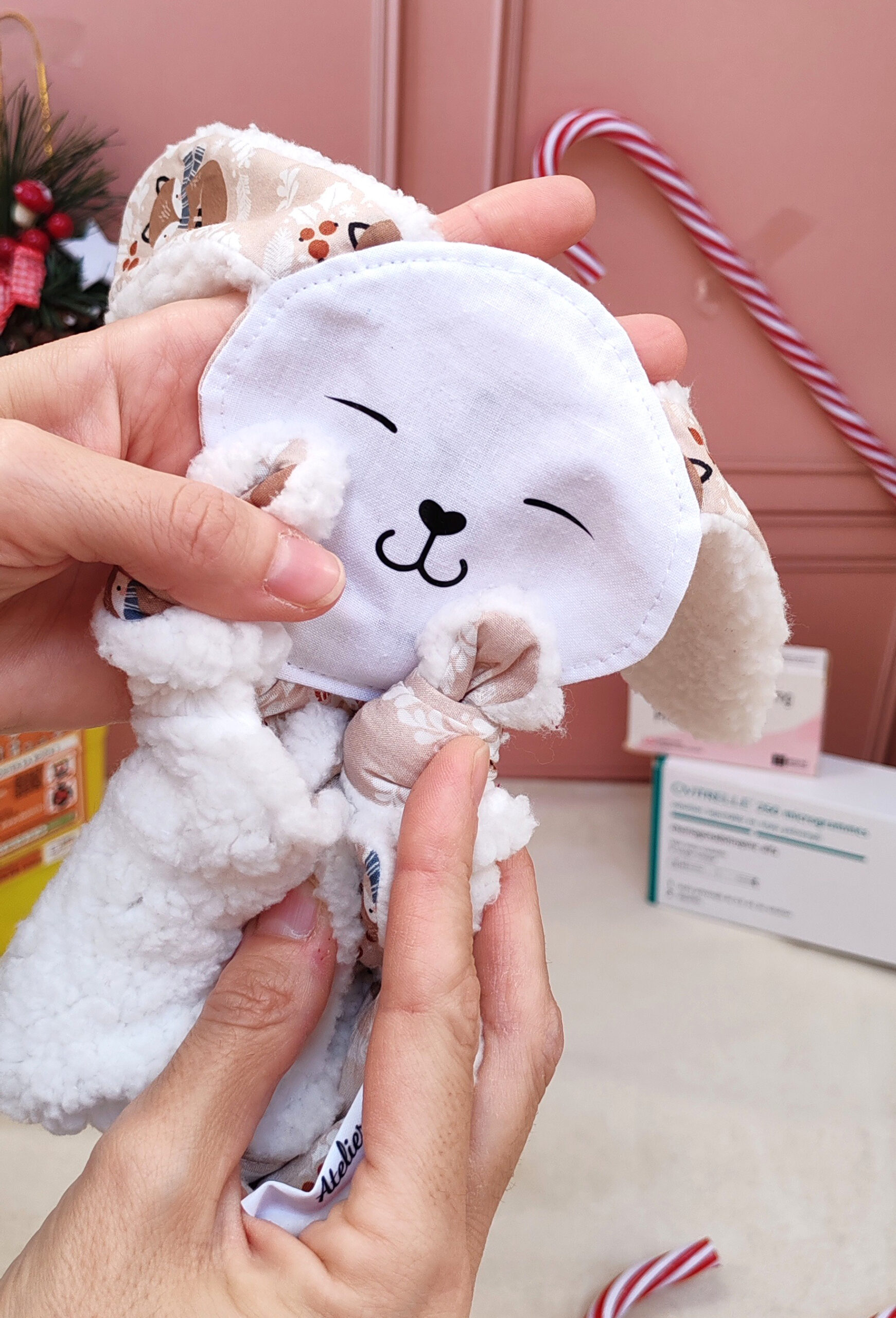 doudou-etapes-lapin-pma-noel-tete