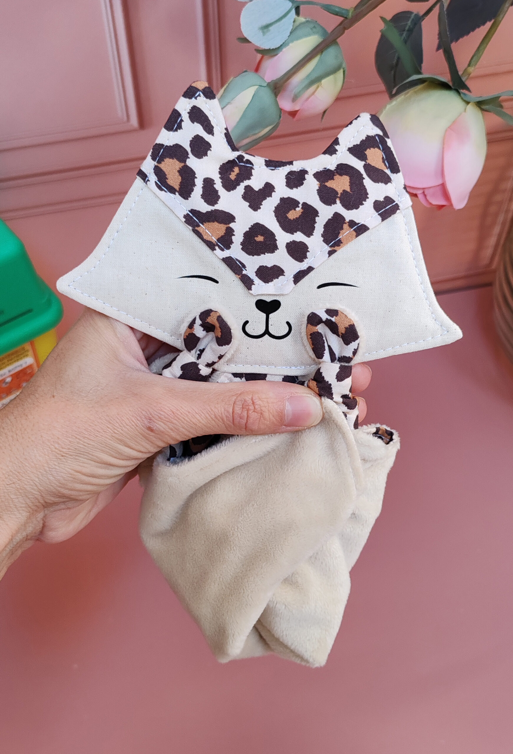 doudou-etapes-renard-pma-leopard-plie