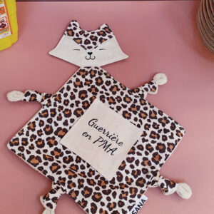 Doudou étapes PMA renard motif léopard + carte étape "Guerrière/Guerriers/Guerrières en PMA" au choix